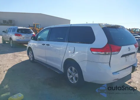 2012 Toyota Sienna Base V6 7 Passenger z USA, uszkodzony, nr VIN 5TDZK3DC8CS268271